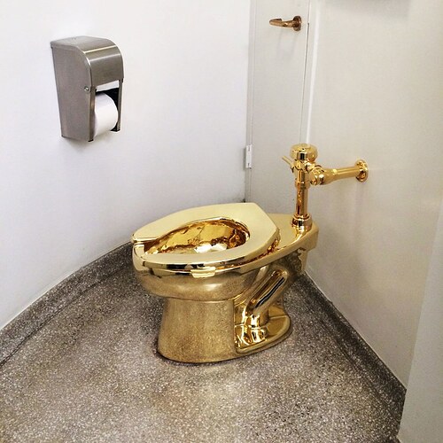 Tomkins-Gold-Toilet